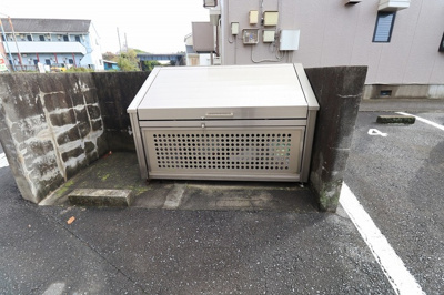 【その他共用部分】 | セジュール広瀬 Ｂ | ゴミストッカー