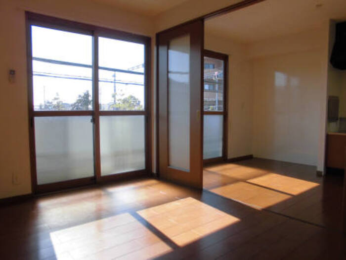 シャルール Ⅰ・Ⅱ・Ⅲの居間・リビング|居室全景