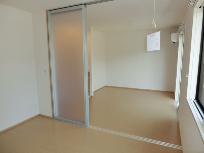 コスモ Aの居間・リビング|室内全景