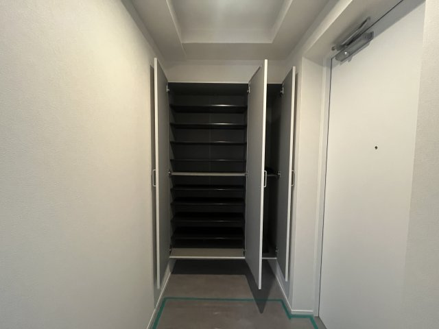 ヒルズ市が尾ブライトステージの玄関|下足入れ