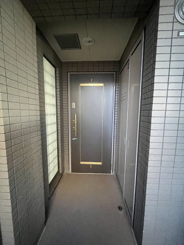 ヒルズ市が尾ブライトステージの玄関|独立感のある玄関ポーチ