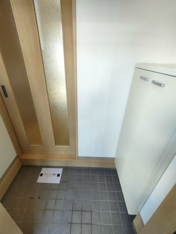 ラフィネY新河岸の玄関