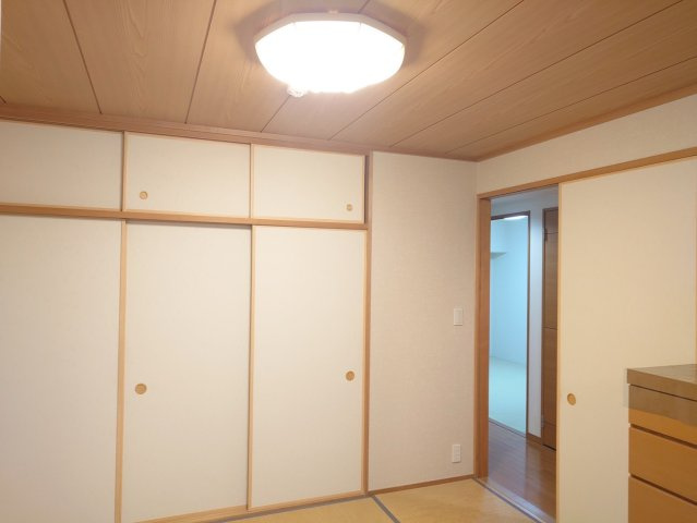 サーパス中央町の和室