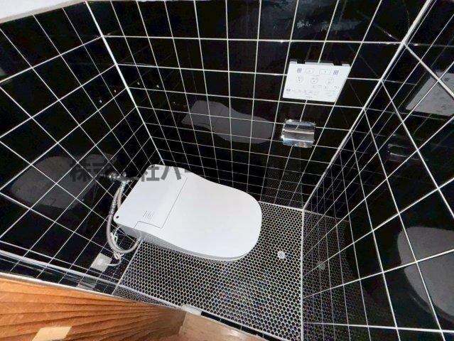 寿町戸建　賃貸のトイレ|清潔感のあるトイレです