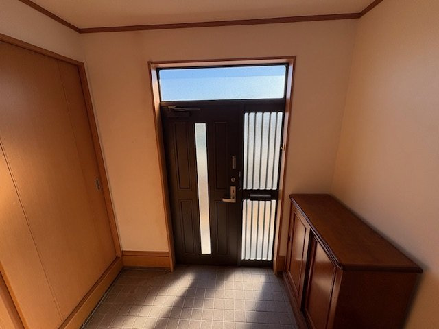 上里町長浜　中古1000の玄関