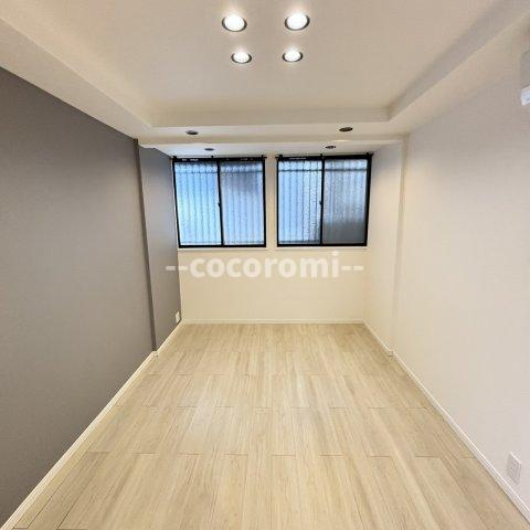 田井町リノベ貸家の居間・リビング