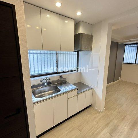 田井町リノベ貸家のキッチン