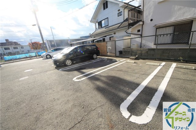 第一コーポ学苑の駐車場