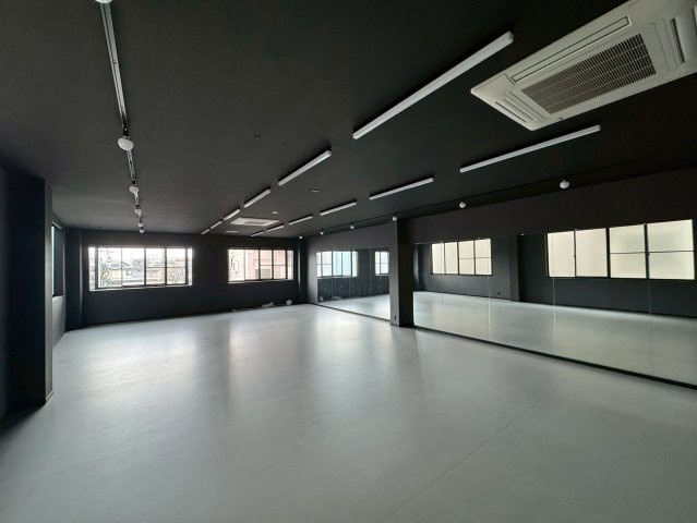 石川県金沢市　１棟マンション　の洋室