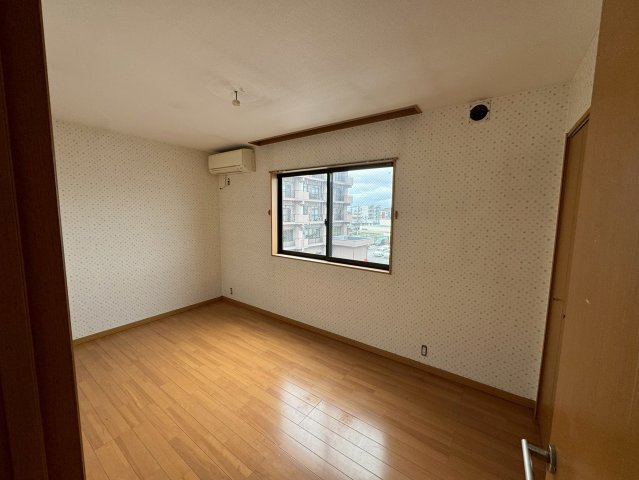 石川県金沢市　１棟マンション　の洋室