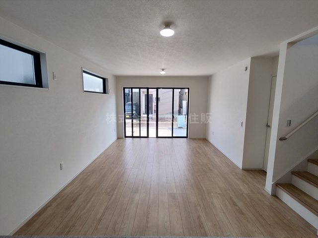 【居間・リビング】の画像