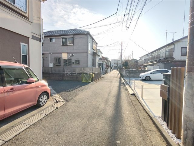 【前面道路含む現地写真】の画像