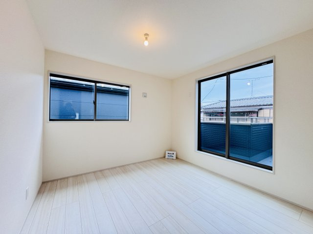 松戸市千駄堀新築戸建【寒風台小学校：10分】の寝室|6.875帖寝室