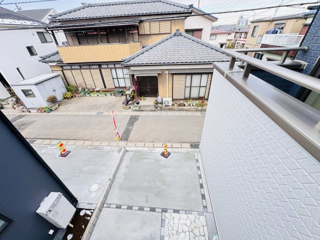 松戸市千駄堀新築戸建【寒風台小学校：10分】のバルコニー|バルコニーより道路側眺望