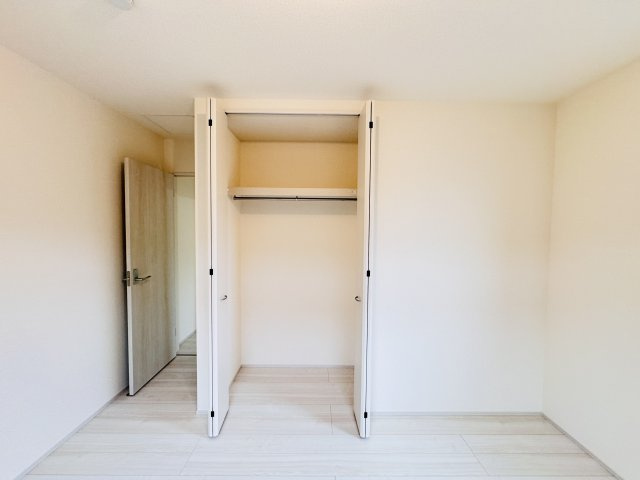 松戸市千駄堀新築戸建【寒風台小学校：10分】の収納|6.5帖洋室収納