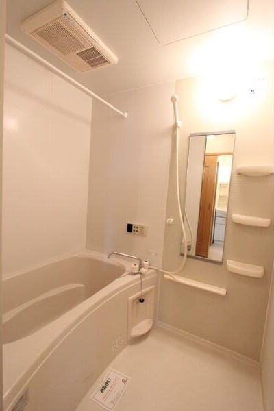 ベルリージュの浴室|追い焚き / 浴室乾燥機