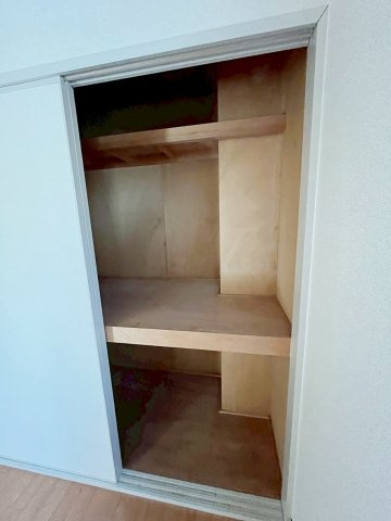 宝塚市山本中２丁目の賃貸マンションの収納