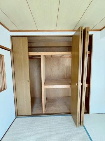 宝塚市山本中２丁目の賃貸マンションの収納