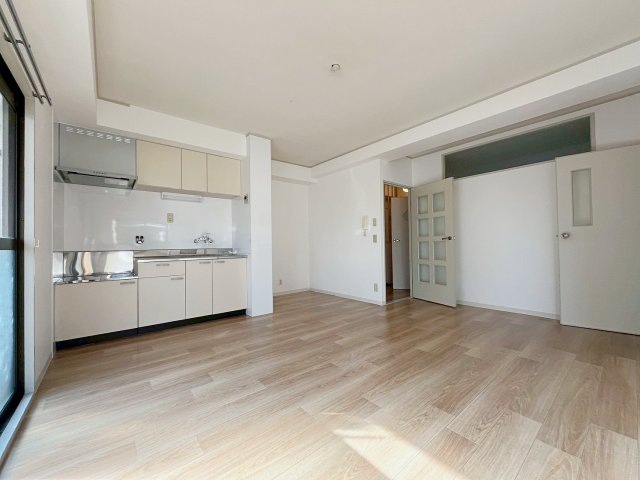 ファミーユ宝塚の居間・リビング