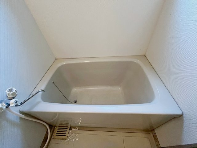 宝塚市山本中２丁目の賃貸マンションの浴室