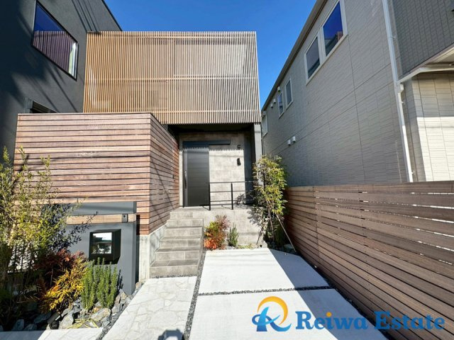 新築戸建　茅ヶ崎市東海岸南2丁目の玄関