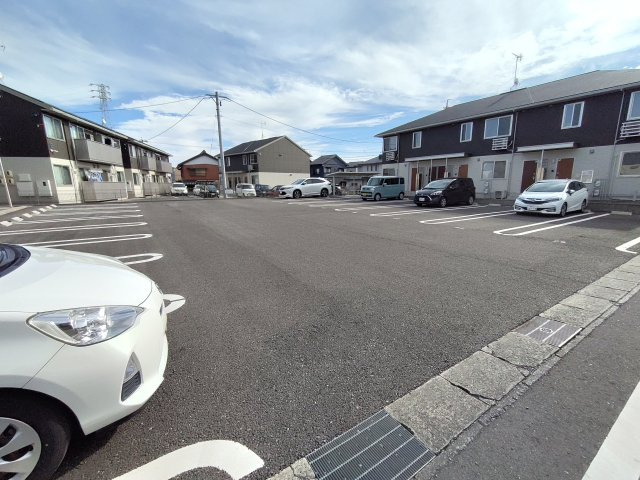 グランパルク東豊Ａの駐車場