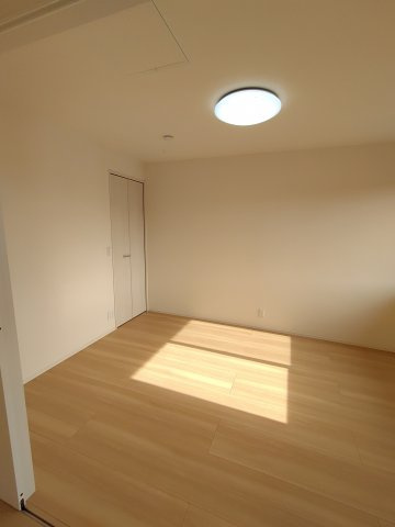グランパルク東豊Ａの居間・リビング|別部屋写真です。
