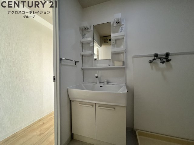 室内に洗濯機置き場があります
