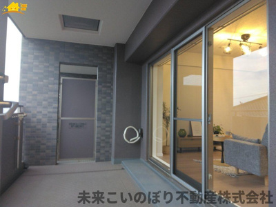 【バルコニー】 | レーベンハイム古河プリームスフォルツァ | 南西向きのバルコニーは日当たり風当たりがとてもいいです。
洗濯物も良く乾きますね。
