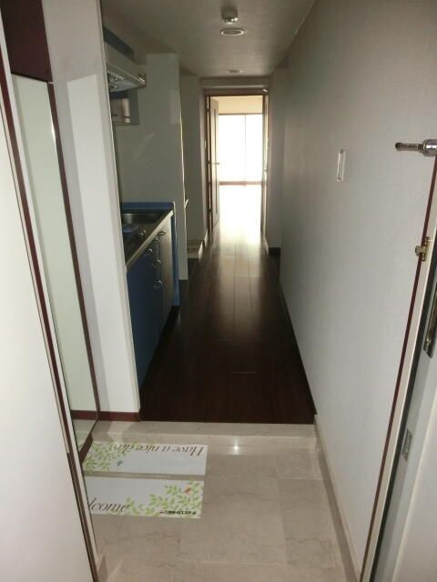 プルナスお茶の水の玄関