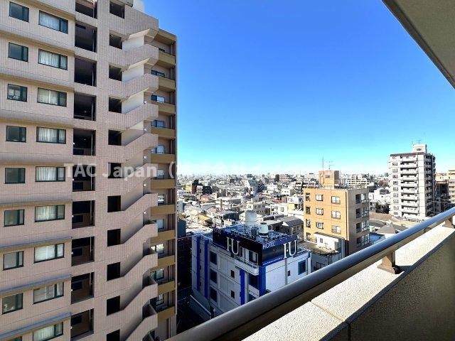 ラ・ベルティ小岩の展望|外の景色が、ただの風景ではなく“暮らしの一部”になる住まい。窓の向こうに広がる空や街並みが、毎日に彩りと深呼吸をくれる、そんな豊かさがここにはあります。