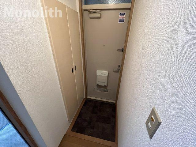 エクセレントタカB棟の玄関