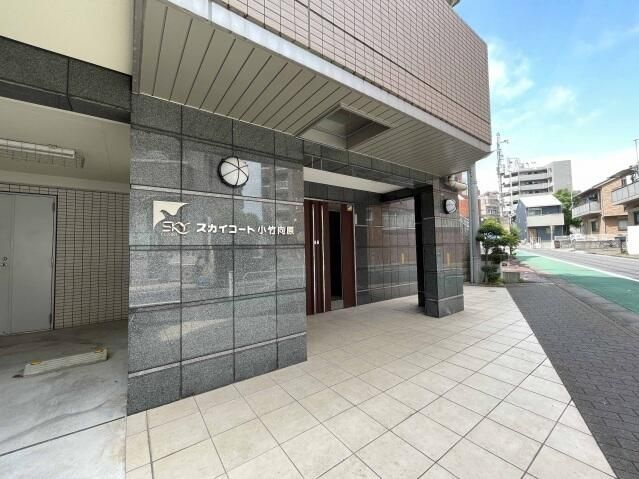 スカイコート小竹向原のエントランス