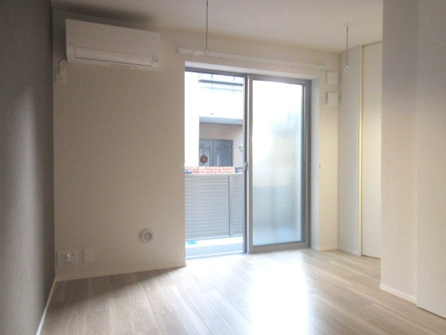 エクセル北千住の居間・リビング|★南向き洋室★