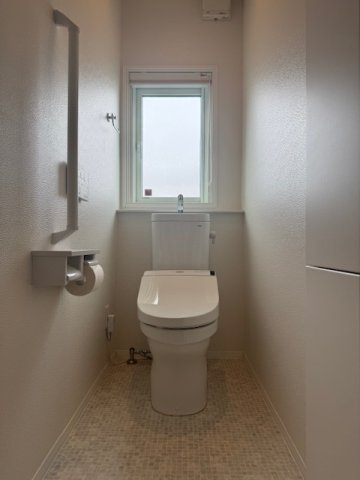 羽島市舟橋町宮北三丁目戸建のトイレ|2階トイレ