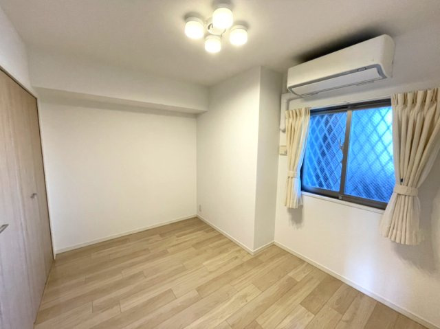 アルファステイツ西川緑道公園の洋室|約5.0帖の洋室です。