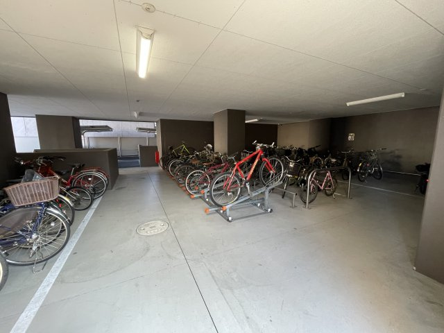 アルファステイツ西川緑道公園のその他共用部分|駐輪場です。