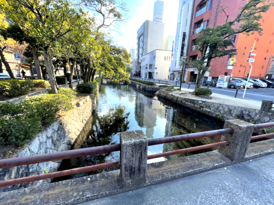 アルファステイツ西川緑道公園のその他|西川沿いにあります。