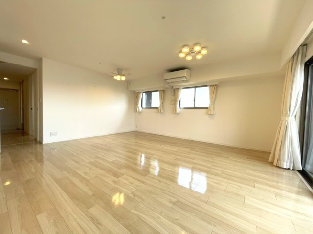 アルファステイツ西川緑道公園の居間・リビング|室内は丁寧に使用されています。