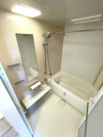 アルファステイツ西川緑道公園の浴室|明るいバスルームです。