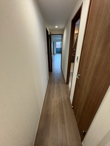 クレスト山本の玄関