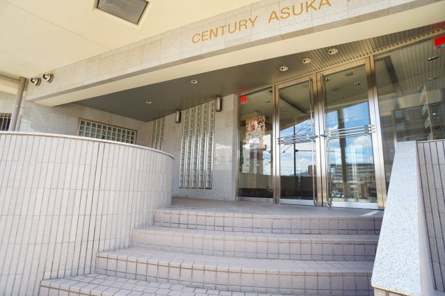 センチュリーアスカ１０のエントランス