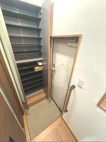 コーポ　サンフラワーの玄関