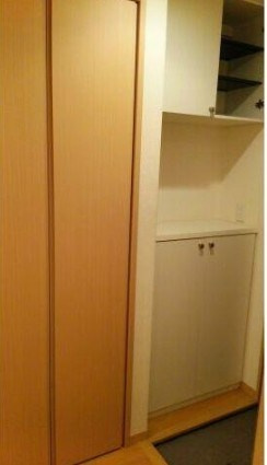 クレスタ今川の玄関