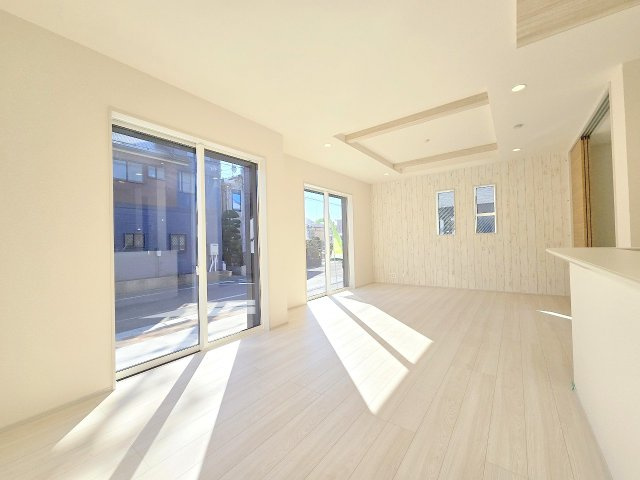 羽村市緑ヶ丘4丁目　全7棟の居間・リビング