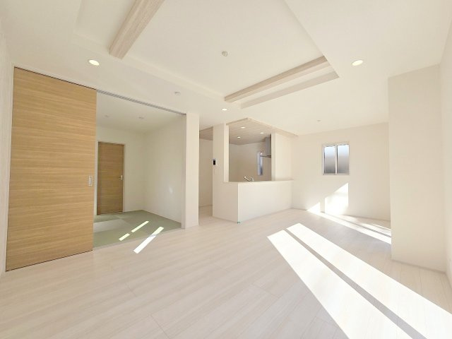 羽村市緑ヶ丘4丁目　全7棟の居間・リビング