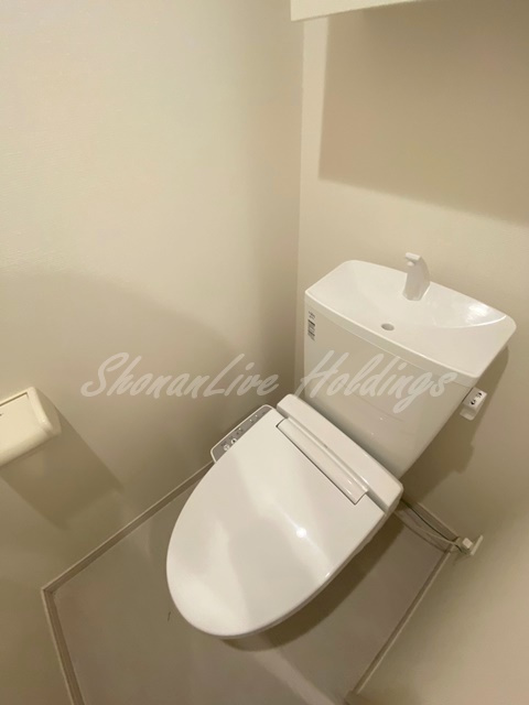 鎌倉市腰越のアパートのトイレ|清潔感のあるトイレです