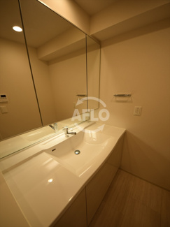 【独立洗面台】 | OPUS RESIDENCE SHINSAIBASHI SOUTH | OPUS RESIDENCE SHINSAIBASHI SOUTH　独立洗面化粧台