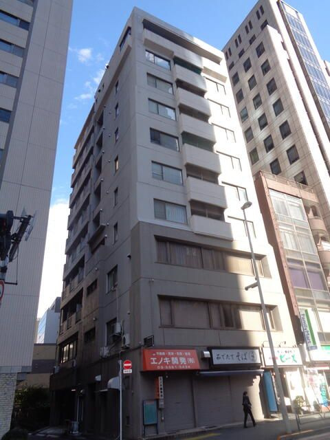 西新宿ローヤルコーポの外観