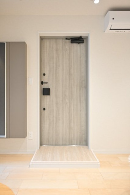 【玄関】 | グランメゾン目黒 | ※家具・小物はイメージです